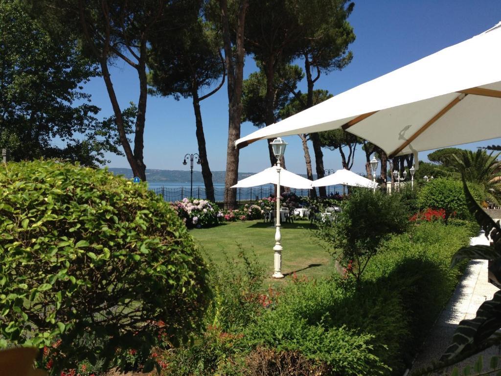 Hotel Holiday Sul Lago บอลเซนา ภายนอก รูปภาพ